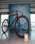 Leuke fiets met de reflecterende spaken van Swivvle